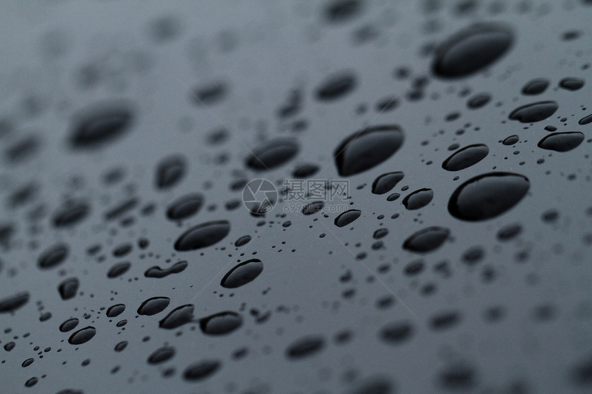 水滴气泡圆圈宏观玻璃反射雨滴液体图片