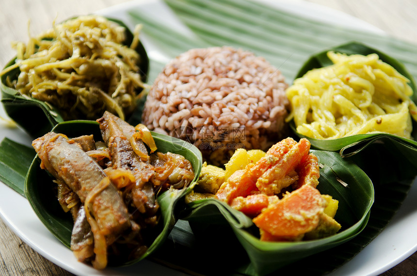 食素咖喱和大米在巴里印地安多尼西亚菜肴食物异国美食情调图片