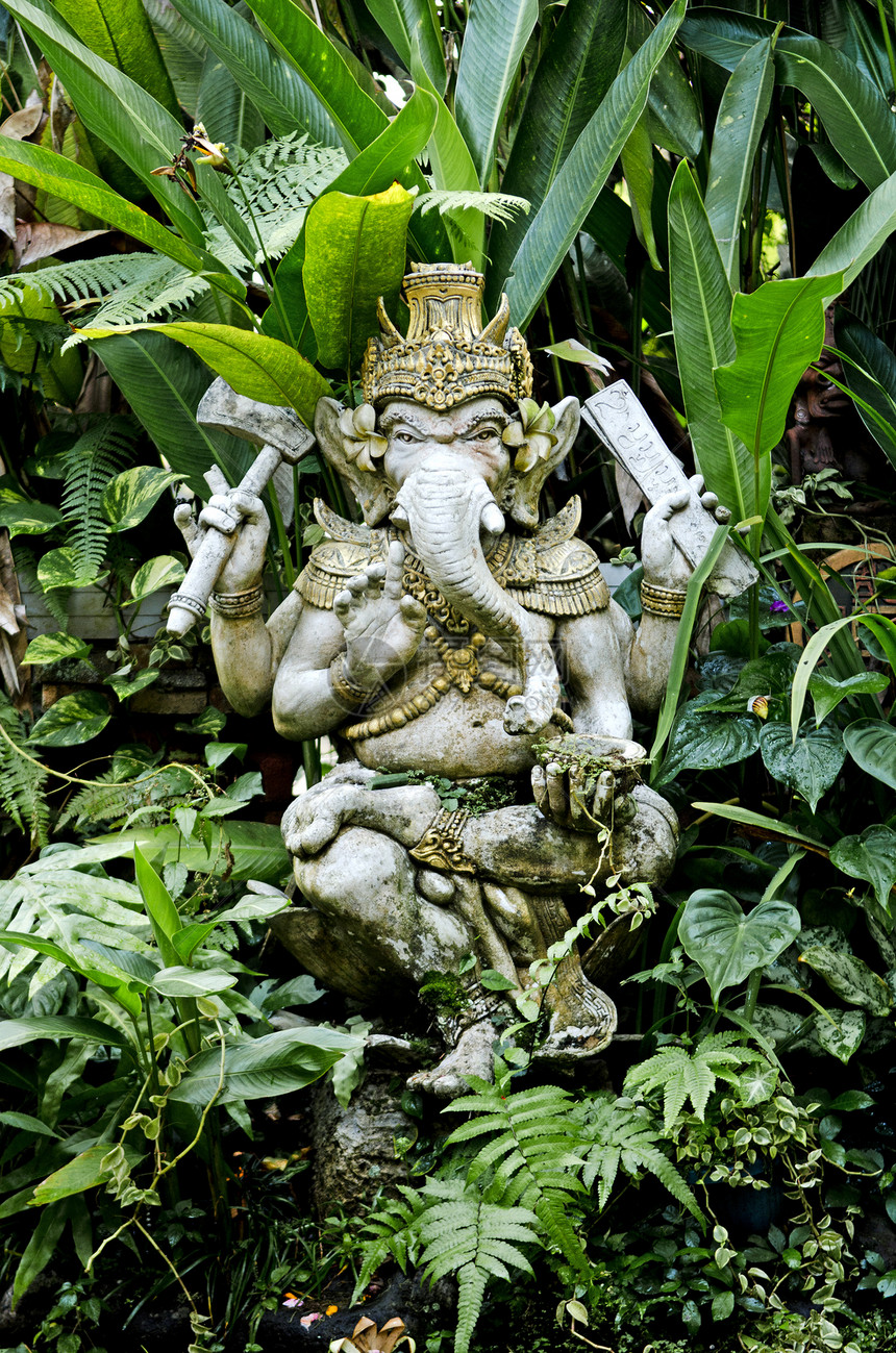 在巴利邦的神灵宗教传统旅行上帝寺庙雕像数字图片