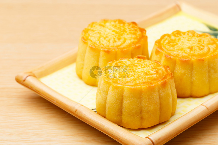 中华传统月饼盘子蛋糕月亮面包图片