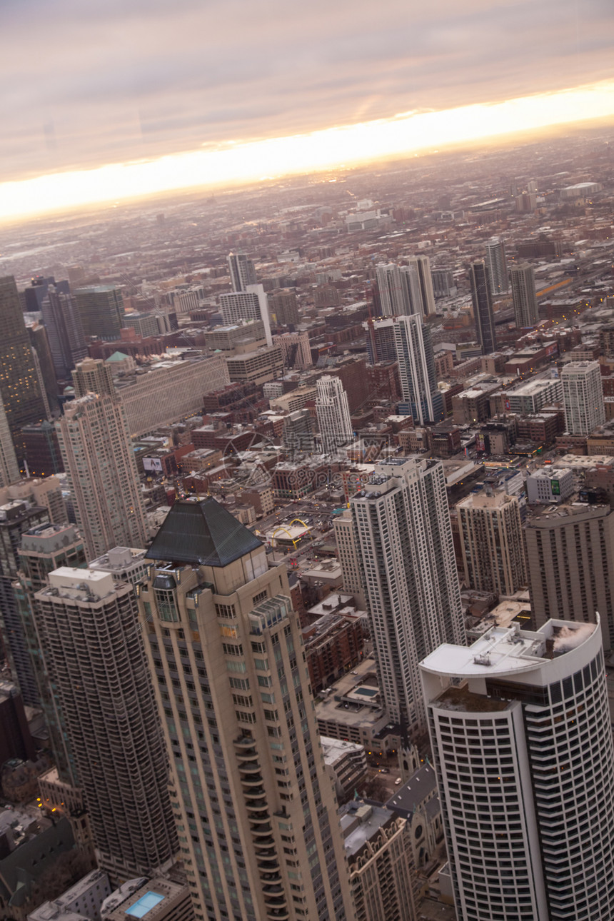 来自汉考高塔的芝加哥天际线摩天大楼天空城市民众建筑中心旅游工作建筑学支撑图片