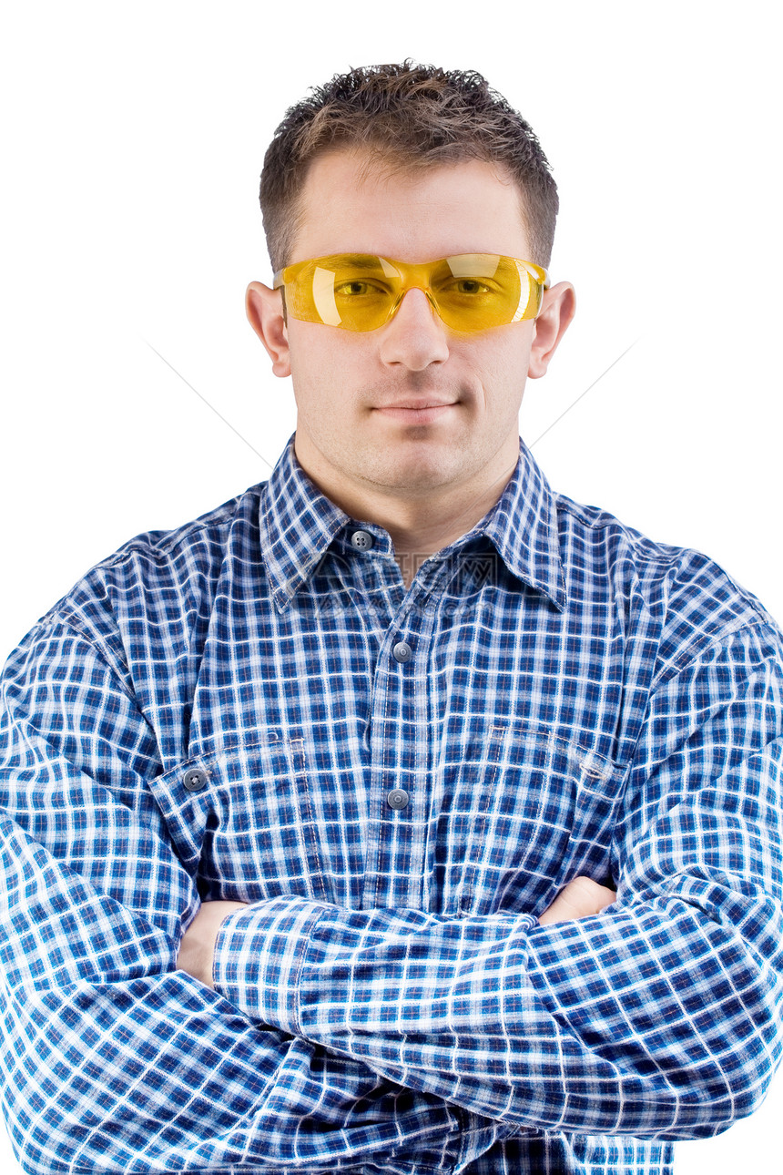 戴安全眼镜的男子图片