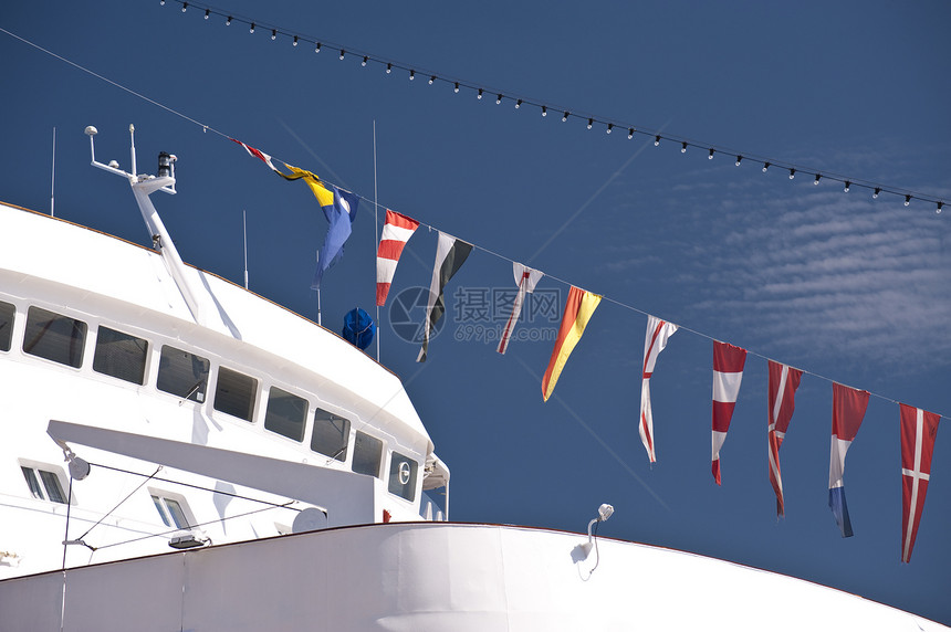 基尔港的船舶白色航程巡航旅行邮轮天空衬垫专线蓝色旅游图片