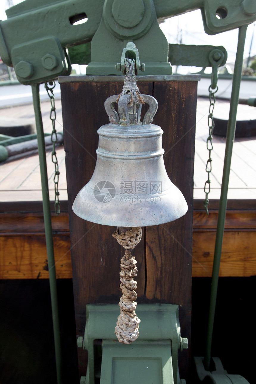 老船钟桅杆旅行海洋甲板航行帆船金属航海古董警报图片
