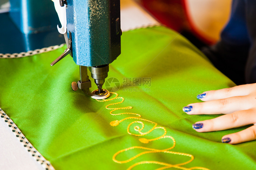 女人亲手缝针工业工具织物缝纫机裁缝古董制造业材料缝纫机械图片