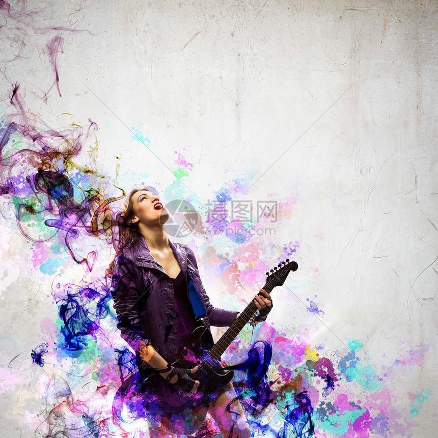 黑翅膀的摇滚激情女孩音乐家金属音乐会低音黑色女性热情吉他手荣耀白色图片