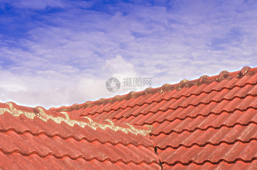 青蓝天空107号 有毛云的铺垫屋顶卵石红色材料住宅建筑学建筑黏土房子平铺红陶图片