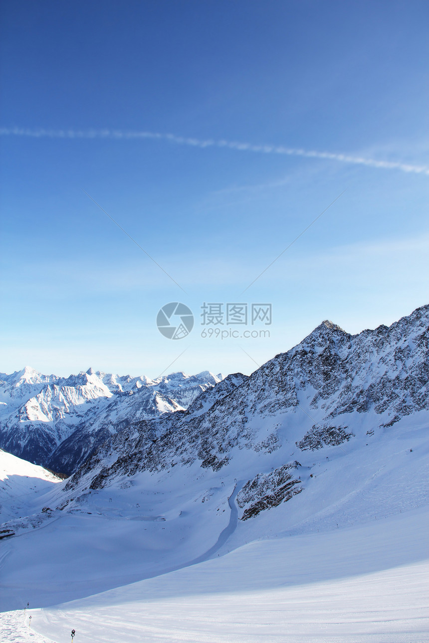 冬季山区风景季节运动环境冻结单板荒野气候蓝色滑雪图片