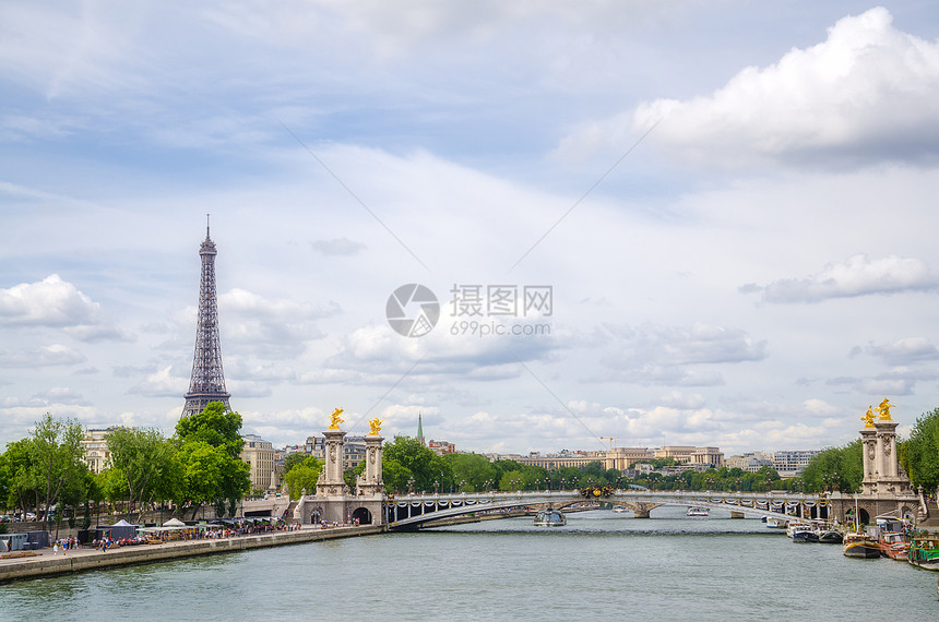 巴黎与埃菲尔塔假期城市天空旅行蓝色太阳历史性天际首都旅游图片