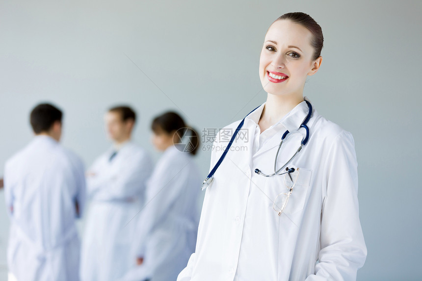 年轻女医生临床治愈外科伙伴医院考试商业专家治疗职员图片