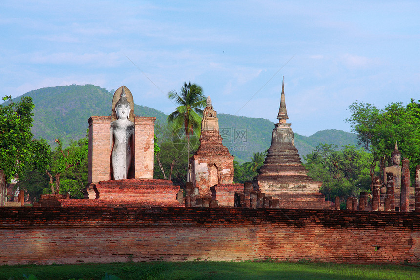 泰国马那寺庙石头冥想旅行宝塔橙子宗教阳光柱子古董历史图片
