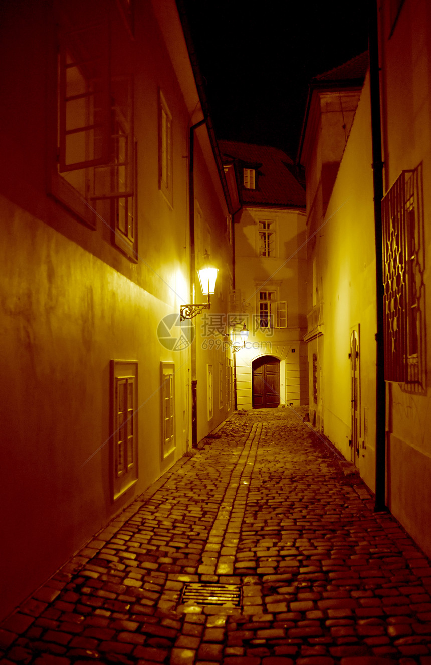 布拉格夜巷图片