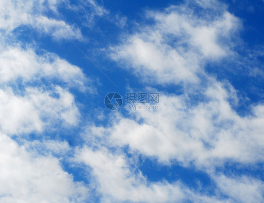 蓝色天空中的云日光白色气氛图片