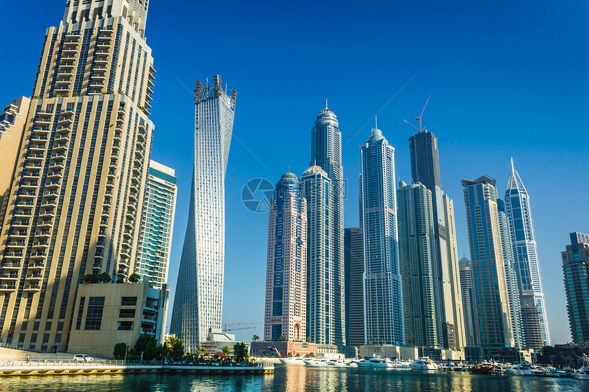 阿联酋迪拜高楼建筑和街道财富住宅奢华城市酒店景观金融场景建筑学生活图片