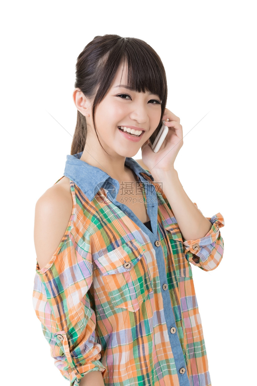 美丽的亚洲女人在用手机电话说话女孩女性女士女性化乐趣青年姿势细胞讲话图片