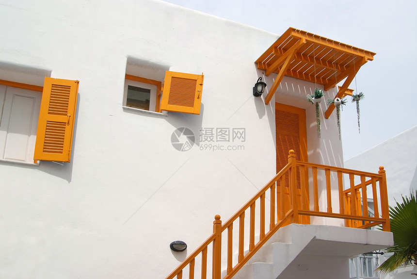 黄色门 窗户和阳台装饰花篮子花房间建筑风景房子家具粉饰建筑学村庄构造场景图片