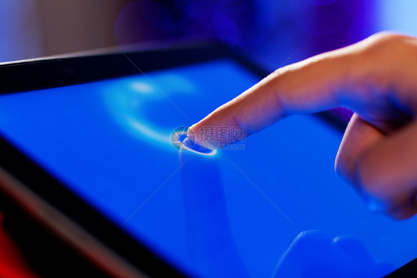 手指触摸屏幕商业药片软垫展示蓝色电脑手势互联网平板娱乐图片