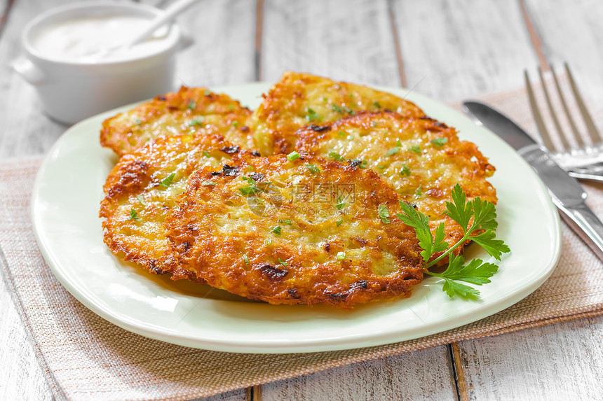 土豆煎饼奶油厨房食物美食桌子油条营养盘子午餐烹饪图片