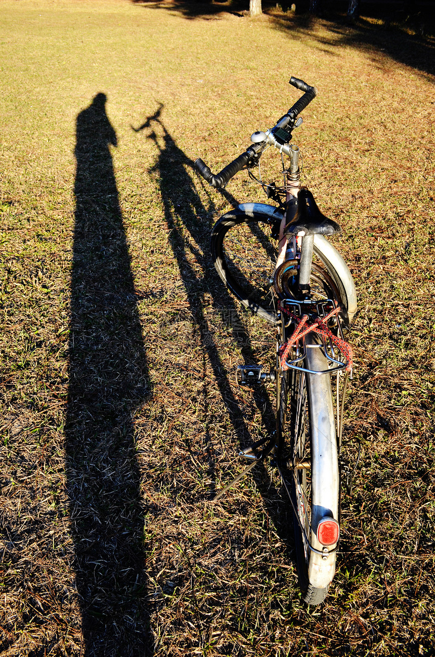 阴影和自行车图片
