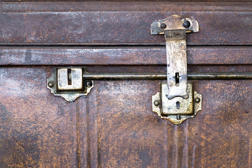 一个旧金属棺木锁紧闭赃物艺术手工古董钥匙宝藏贮存保险箱盒子海盗图片