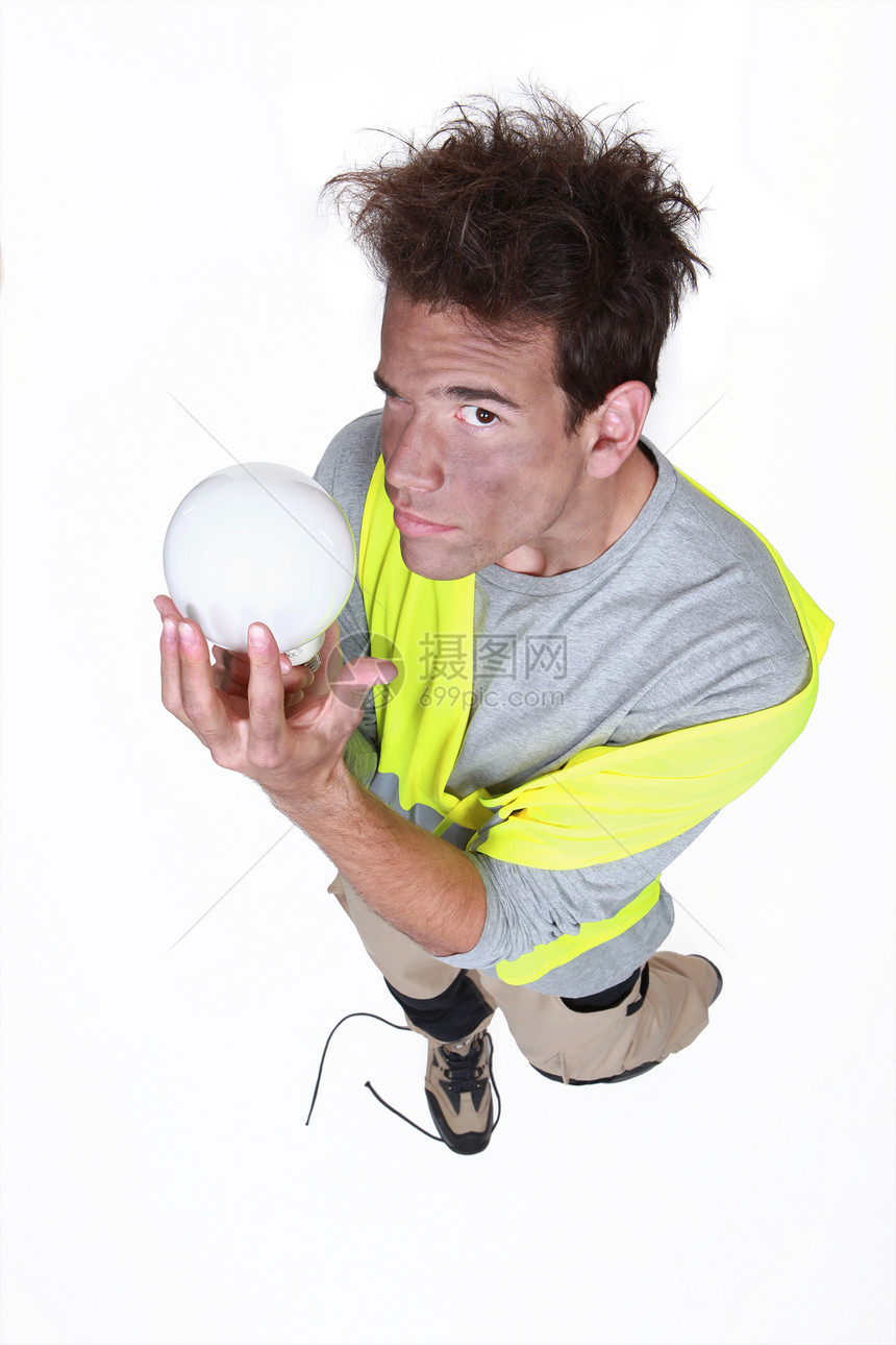 男人得到电休克电工活力失败电缆电气震惊金属白色智力男性图片