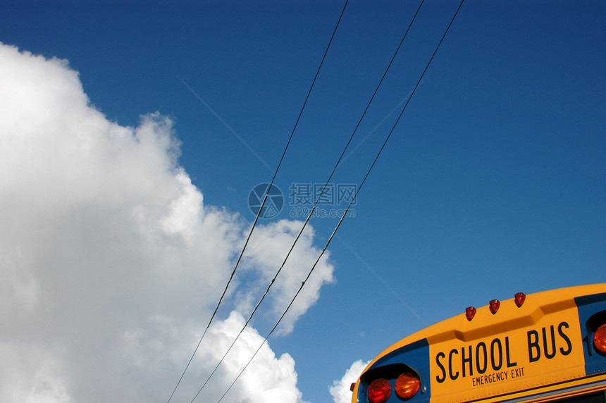 校车天空过境学习学校班级蓝色民众孩子幼儿园孩子们图片