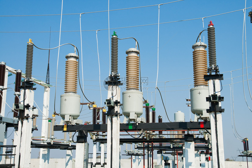 高压分电站的一部分电压设施单元活力变压器转换交换基础设施平台隔离图片