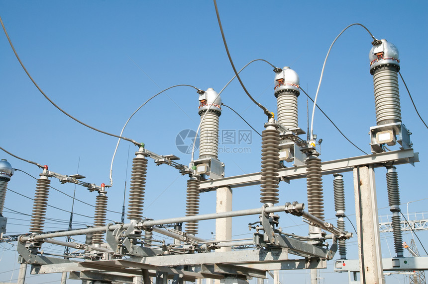 部分高压变电站 配有开关和断开器力量活力网络设施绝缘电路转换电缆金属生产图片