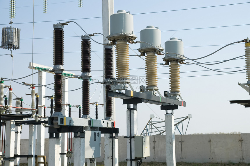 高压分电站的一部分危险接线活力基础设施天空电压设施单元隔离开关图片