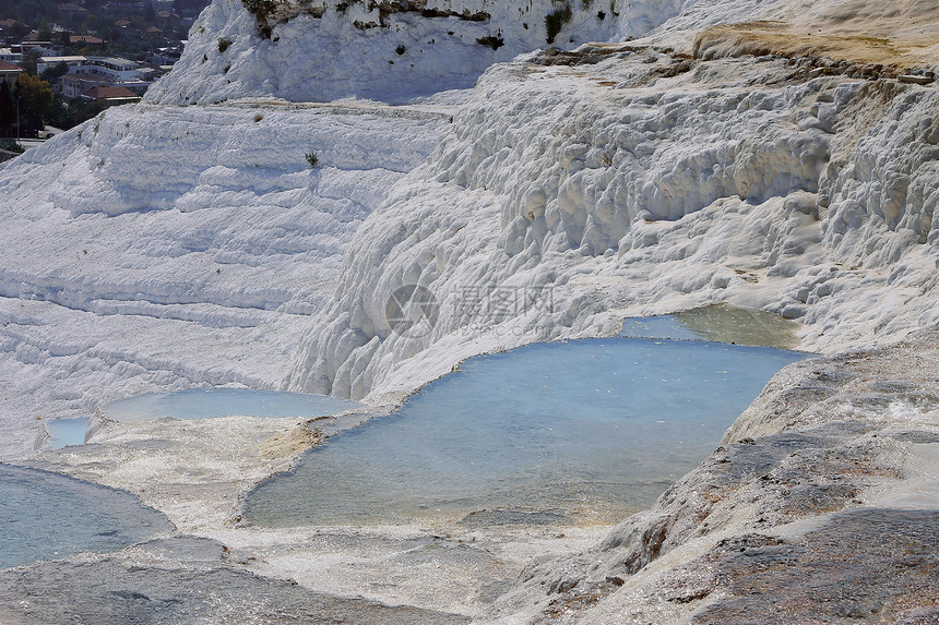 土耳其希拉波利斯的帕穆卡勒自然湖泊石灰华盆地石灰石地质学青色游客订金碳酸盐火鸡瀑布图片