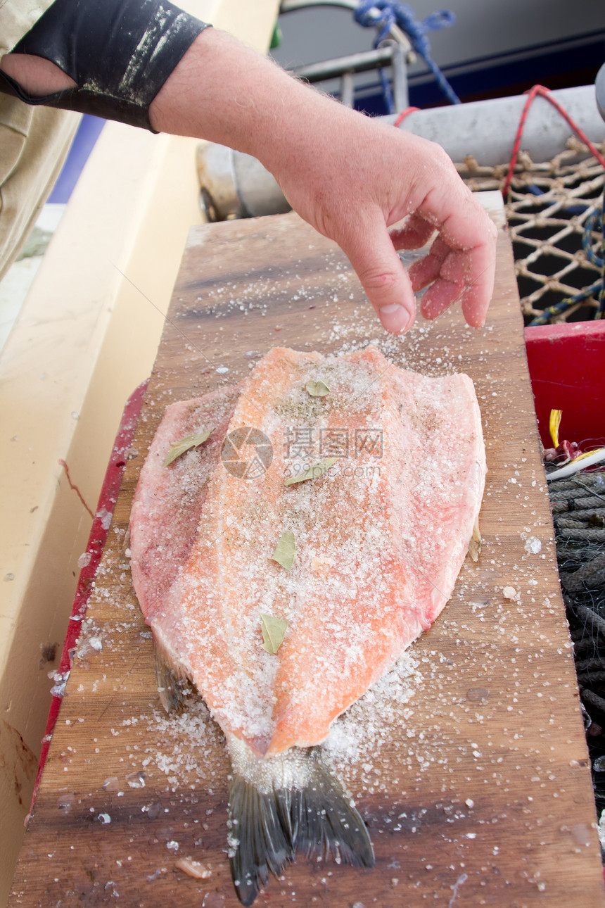盐碱盐美食美味干固化产品海鲜木头鱼片骨头市场美食家图片