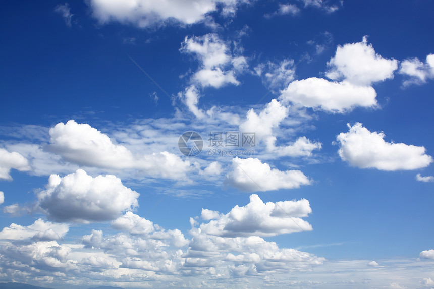 蓝蓝天空和云云蓝色隐喻空气自由符号场景白色自然天气阳光图片