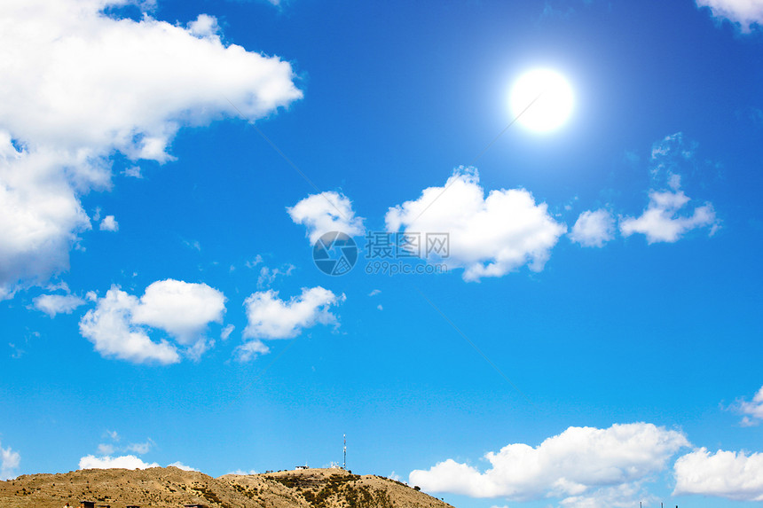 蓝天空 云与太阳柔软度晴天天堂场景风景天气气候气象蓝色环境图片