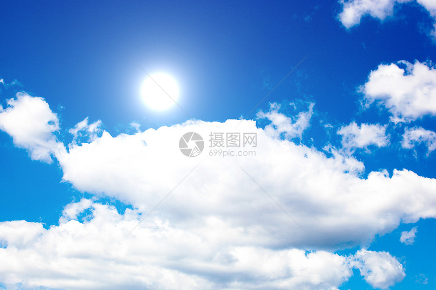 蓝天空 云与太阳气候柔软度天气蓝色臭氧气象自由阳光场景空气图片