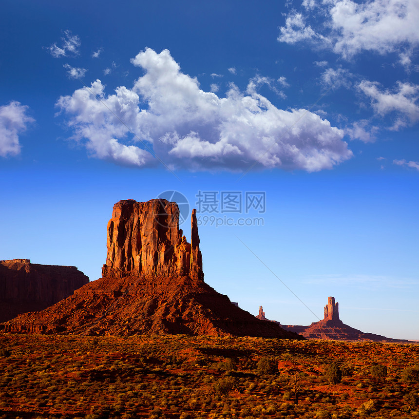 西米滕 Butte Utah公园蓝色地标峡谷纪念碑橙子岩石干旱地平线沙漠石头图片