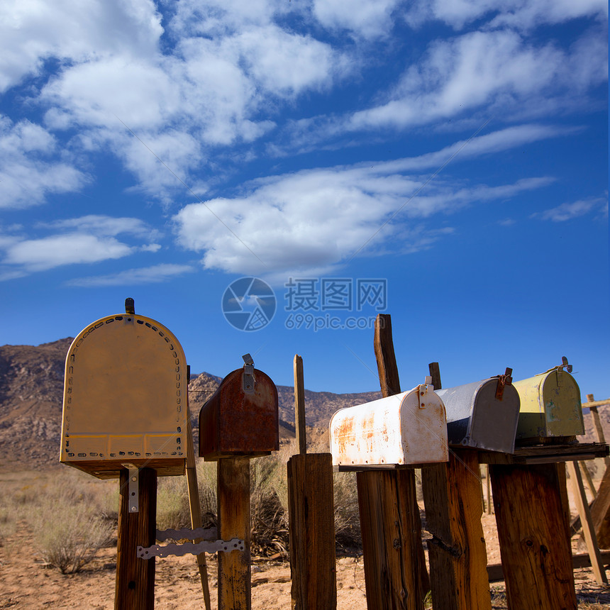 西加利福尼亚沙漠中年老古董邮箱场景旅行字母干旱盒子蓝色沙漠邮件公园邮政图片
