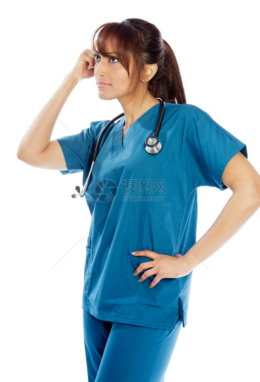 有吸引力的印度妇女孤立在白种背景上护士职业医学长发医护人员医疗悲伤成人蓝色愤怒图片