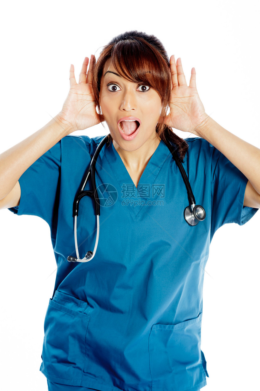 有吸引力的印度妇女孤立在白种背景上愤怒保健护士女性思维工作蓝色医生职业长发图片