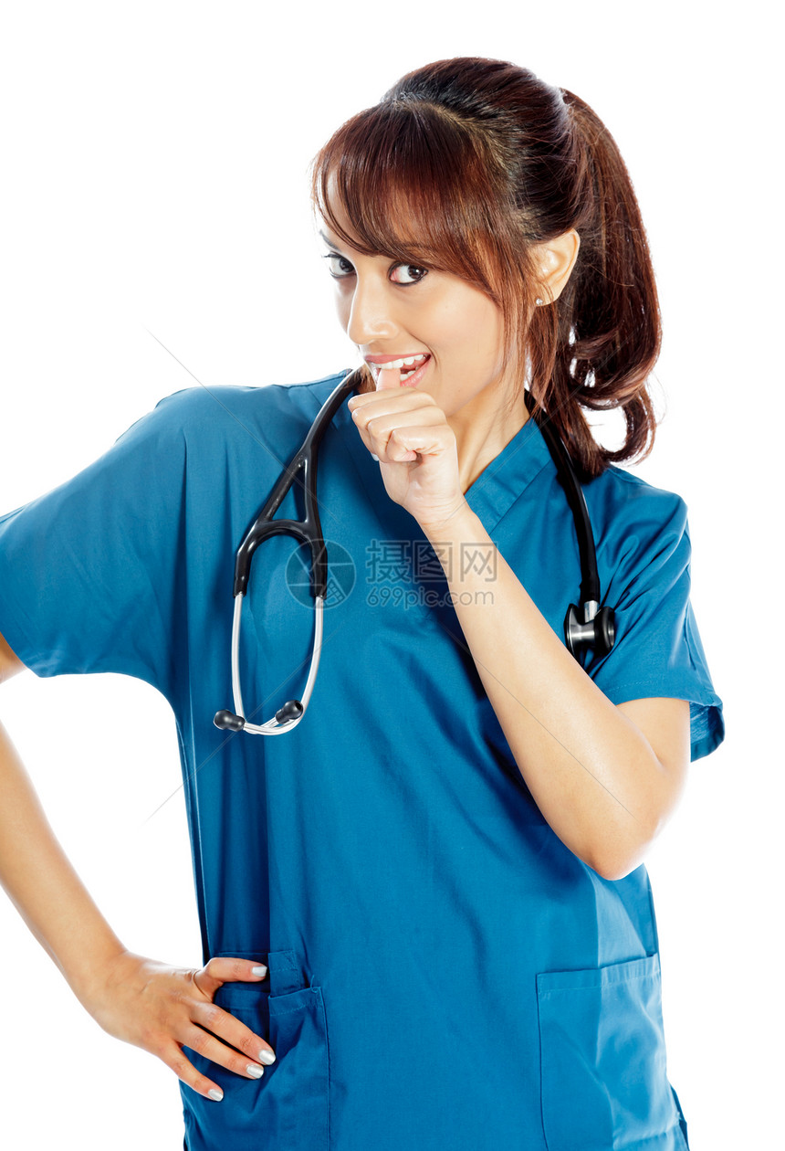 有吸引力的印度妇女孤立在白种背景上蓝色微笑医学医生医护人员全科幸福职业成人医疗图片