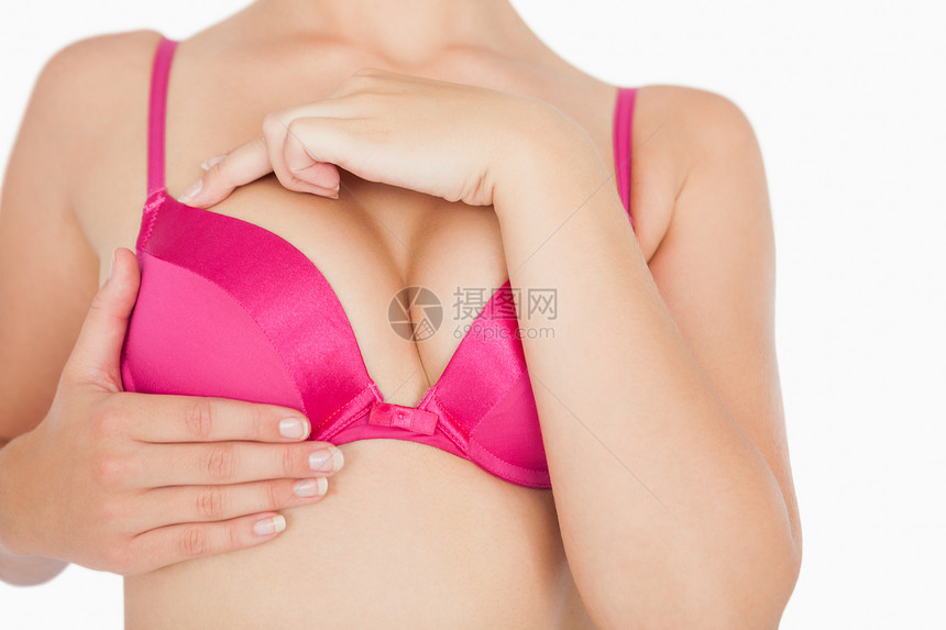 妇女自我进行乳房检查的近身检查双手身体女士皮肤女性内衣安全女人味胸部福祉图片