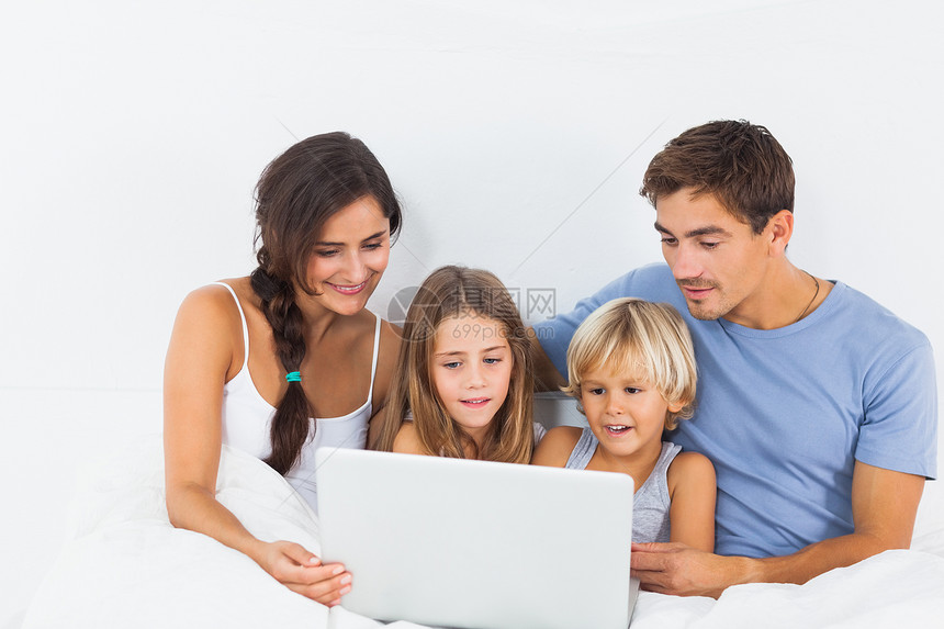家庭用笔记本电脑图片