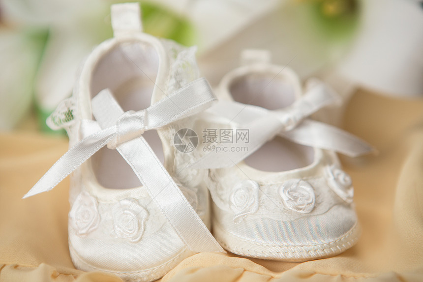 白婴儿鞋图片