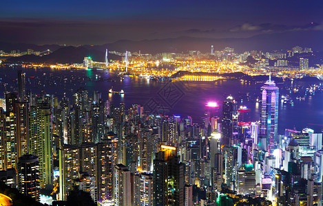 香港市晚上天空大楼办公室金融峰值摩天大楼商业城市地标顶峰背景图片