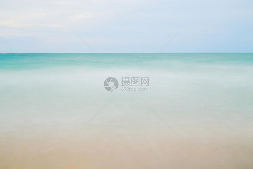 美丽的海景游泳阳光海滩热带蓝色风景晴天海岸大海沙滩图片