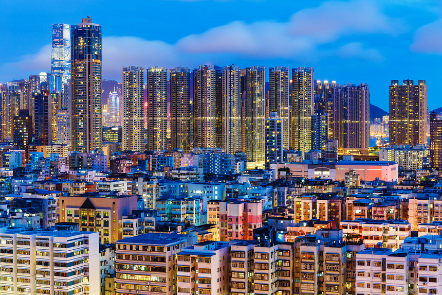 夜里九龙区建筑天际房屋公寓住房天线鸟瞰图市中心住宅图片