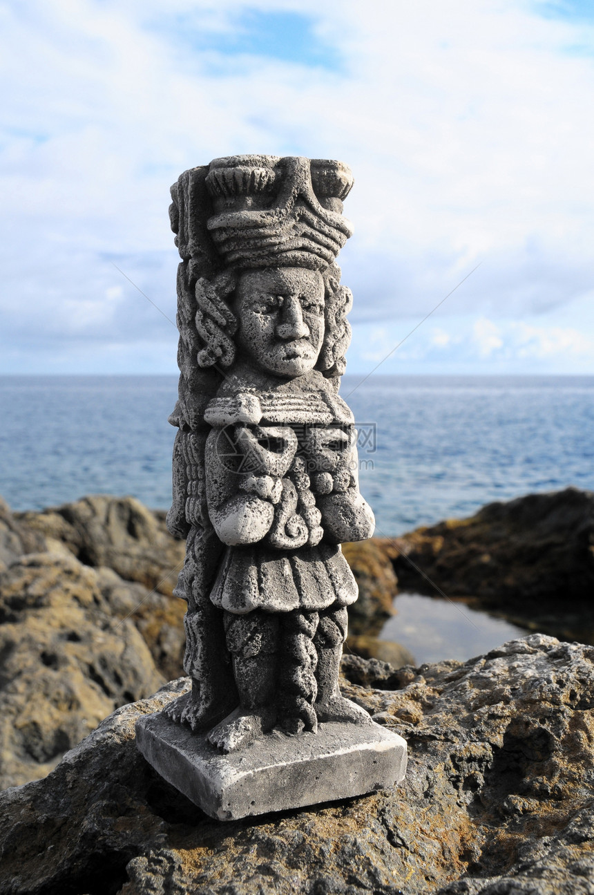玛雅雕像宗教艺术历史性奇琴偶像上帝考古学历史考古数字图片
