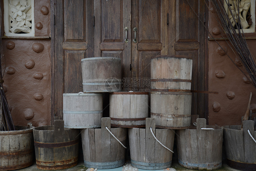 木制桶金属温泉市场石头厨房生活花园季节桑拿团体图片