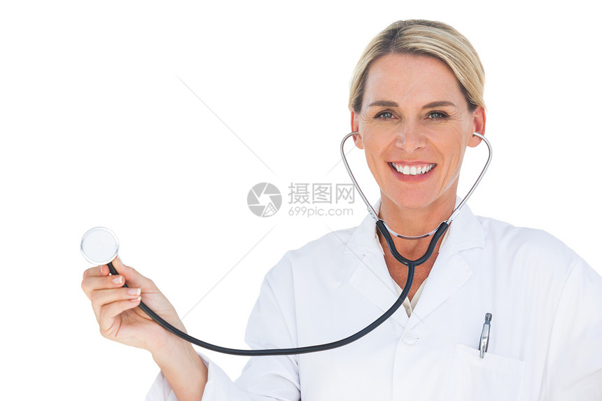 医生带着听诊器微笑图片