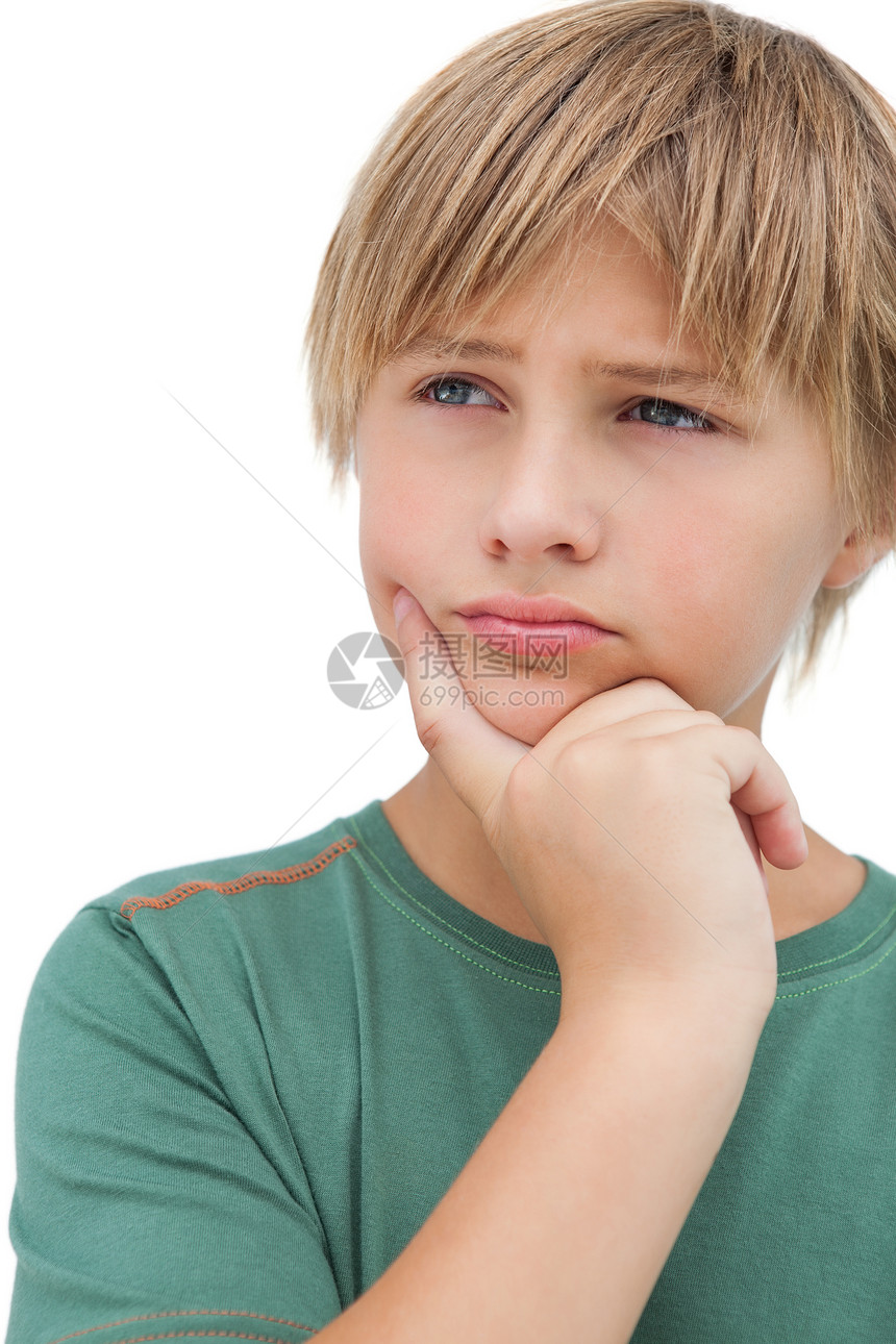 年轻男孩想着一些事情童年思维男性金发金发女郎绿色浅色头发焦虑男生图片