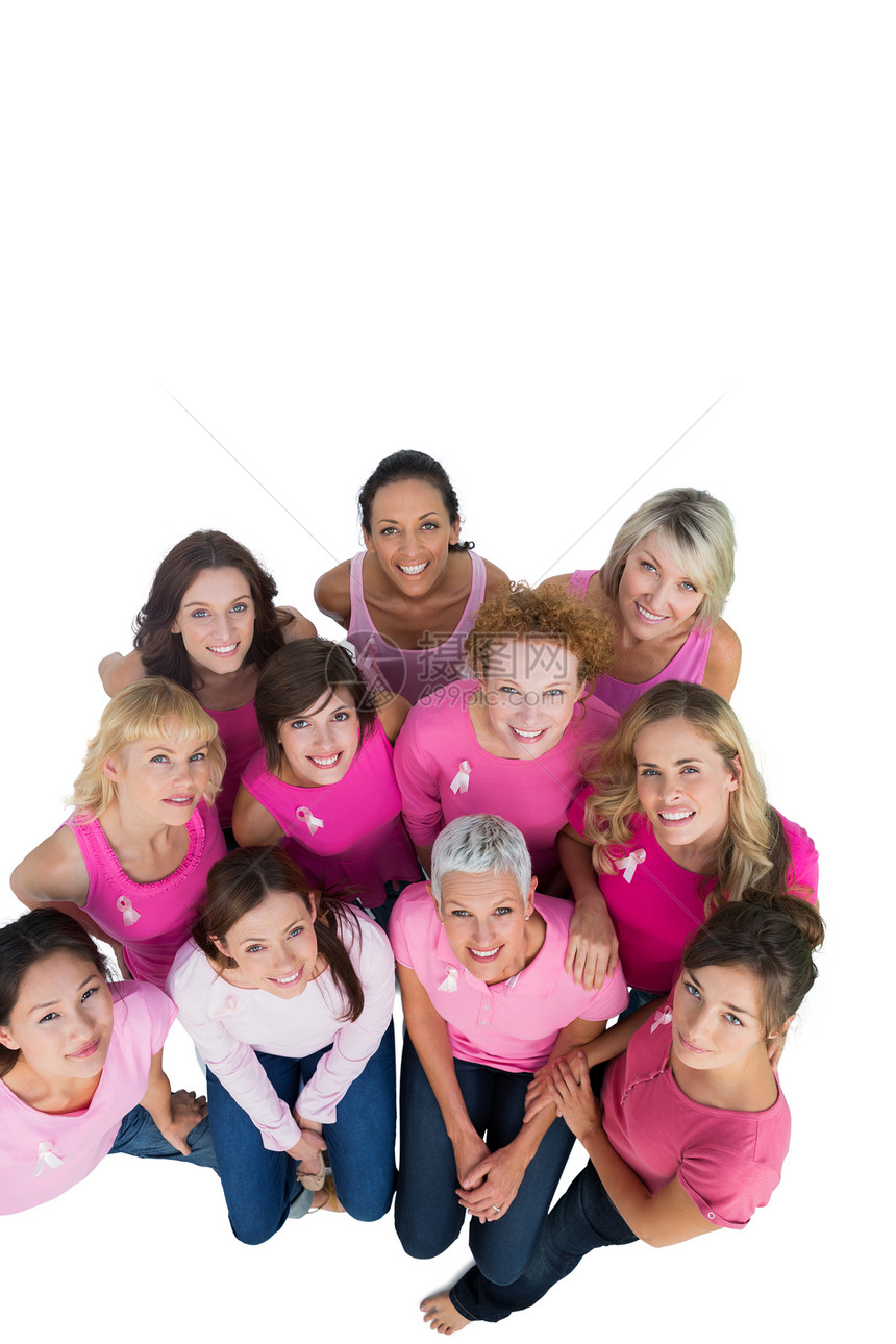 穿着粉红色的漂亮美女 仰望着身穿乳癌粉红色的衣服图片